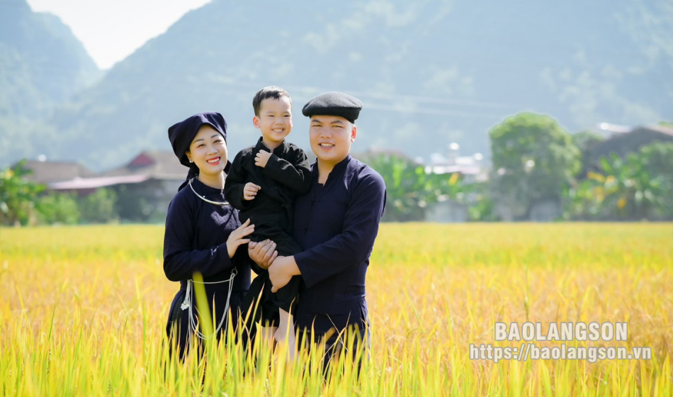 Nét đẹp bình dị trang phục truyền thống người Tày Xứ Lạng