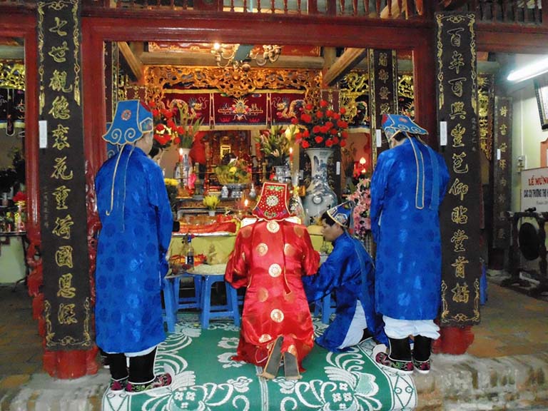 Kỵ Nhật tại gia và đền miếu: Biểu hiện tín ngưỡng tổ nghề trong tôn giáo dân gian Việt Nam