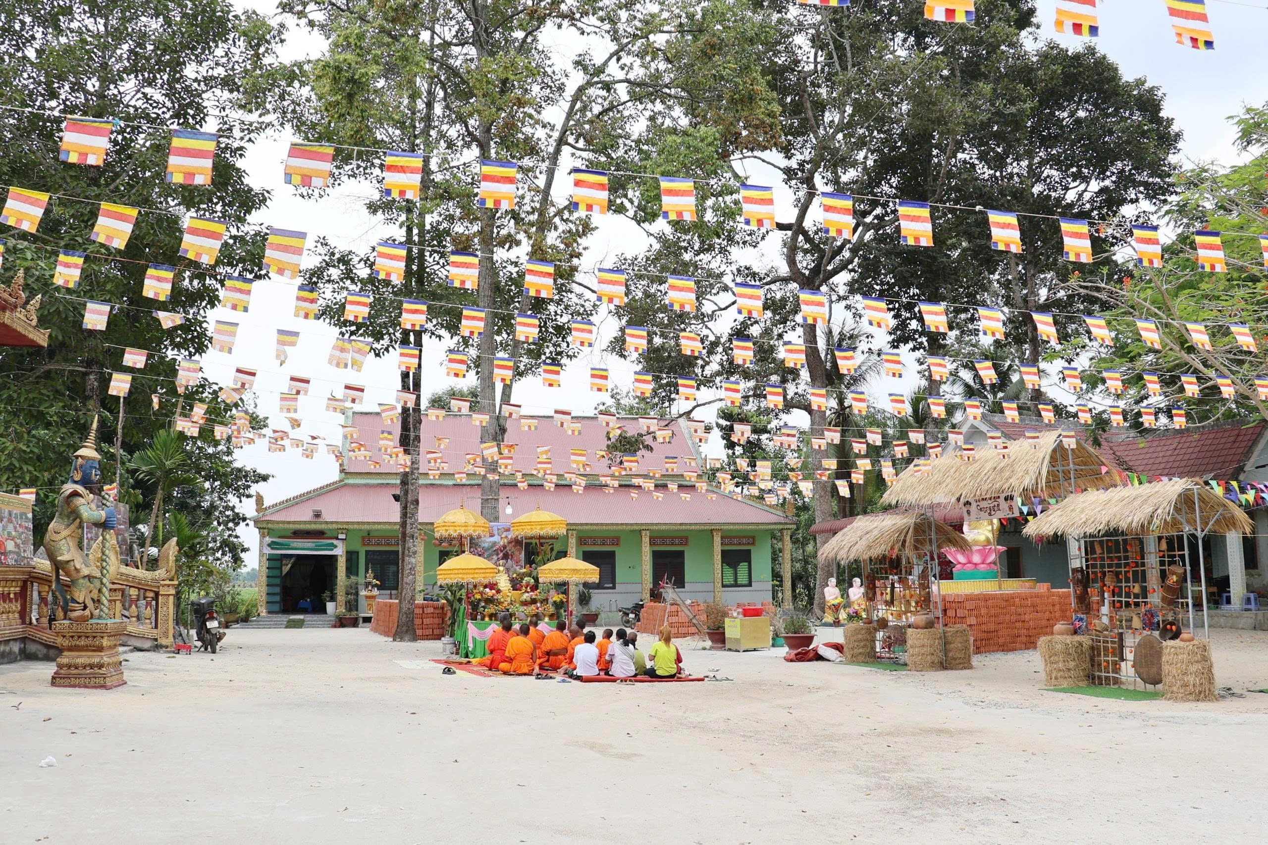 Lễ đón Tết Chol Chnam Thmay của đồng bào dân tộc Khmer xã Ninh Điền (Tây Ninh)