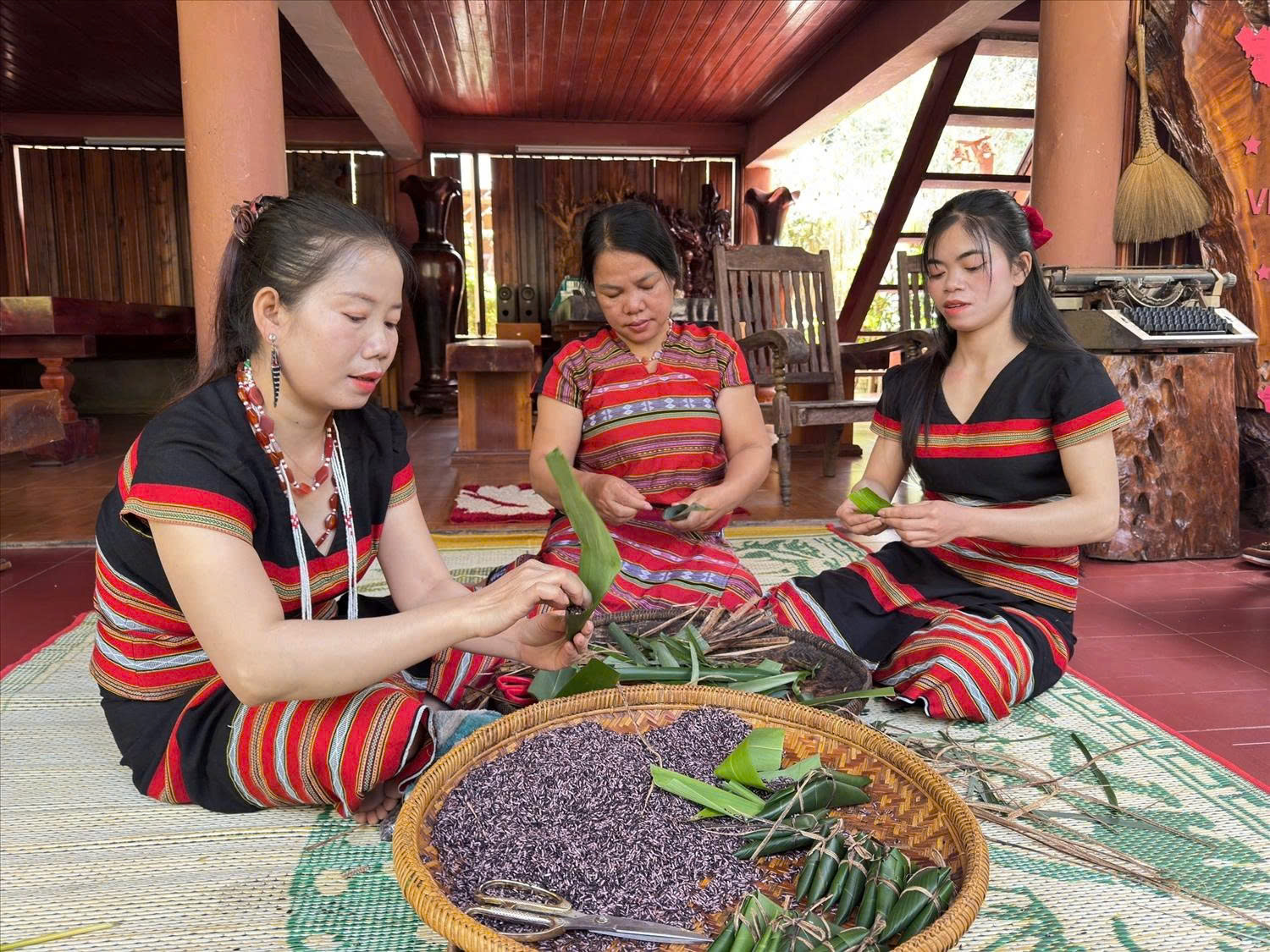 Bánh Aquat – Hồn ẩm thực Pa Kô giữa đại ngàn Trường Sơn