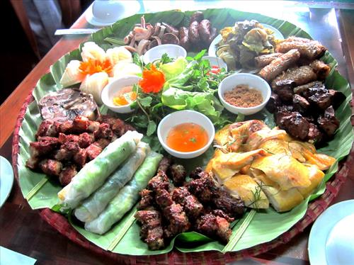 Cỗ lá – nét ẩm thực độc đáo trong văn hóa người Mường