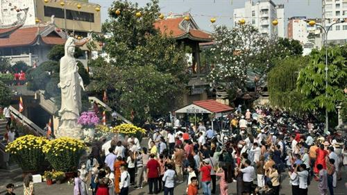 Truyện ngắn: Nơi cửa Phật