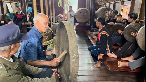 Cần giữ gìn nét đẹp Lễ cúng sức khỏe của người Ê Đê