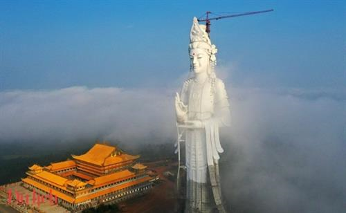 Vẻ đẹp siêu thực của tượng phật Quan Âm cao nhất Việt Nam