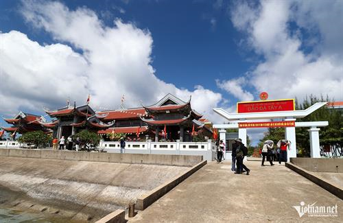 Những ngôi chùa đặc biệt ở Trường Sa