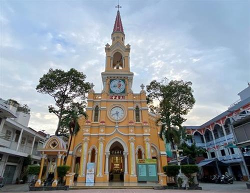 Kiến trúc nhà thờ Cha Tam 125 tuổi ở Chợ Lớn: Nét đẹp giao thao Pháp - Hoa