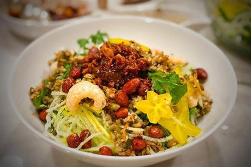 Cơm hến ẩm thực đặc trưng cố đô Huế