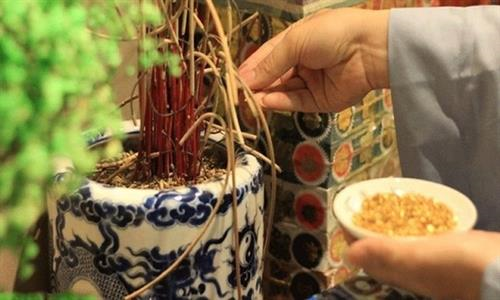 Bao sái bàn thờ trước hay sau khi cúng ông Công ông Táo?